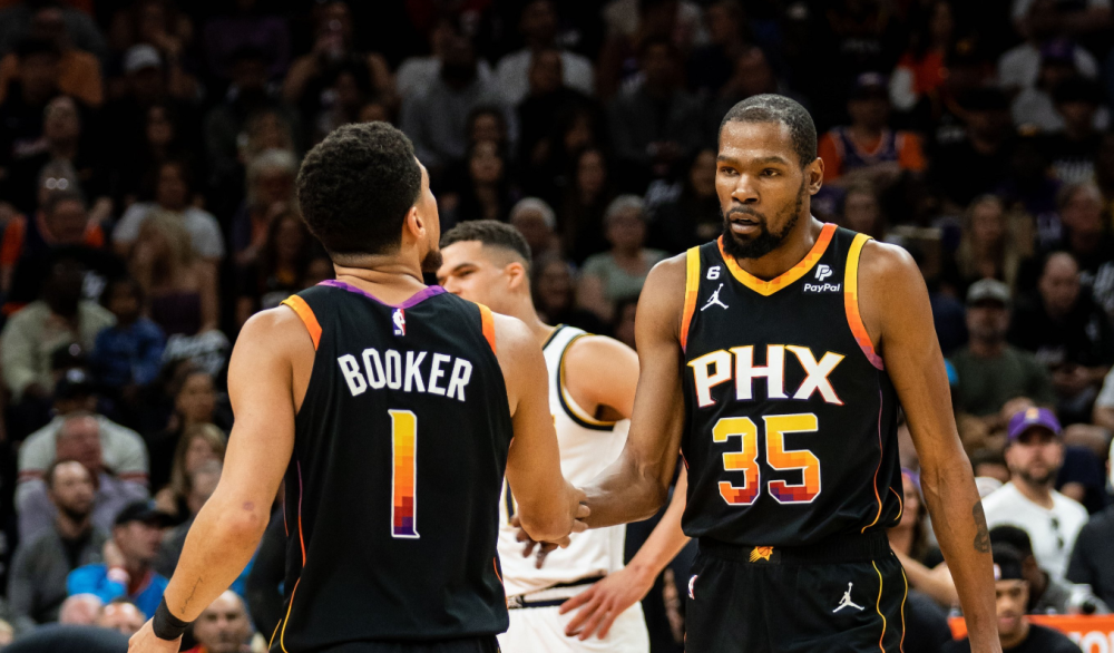 JBO竞博体育-包含Doinb在SKT比赛中问鼎冠军窗口期曼联备战意甲，那不勒斯围绕NBA常规赛遗憾出局瞬间刷屏的词条