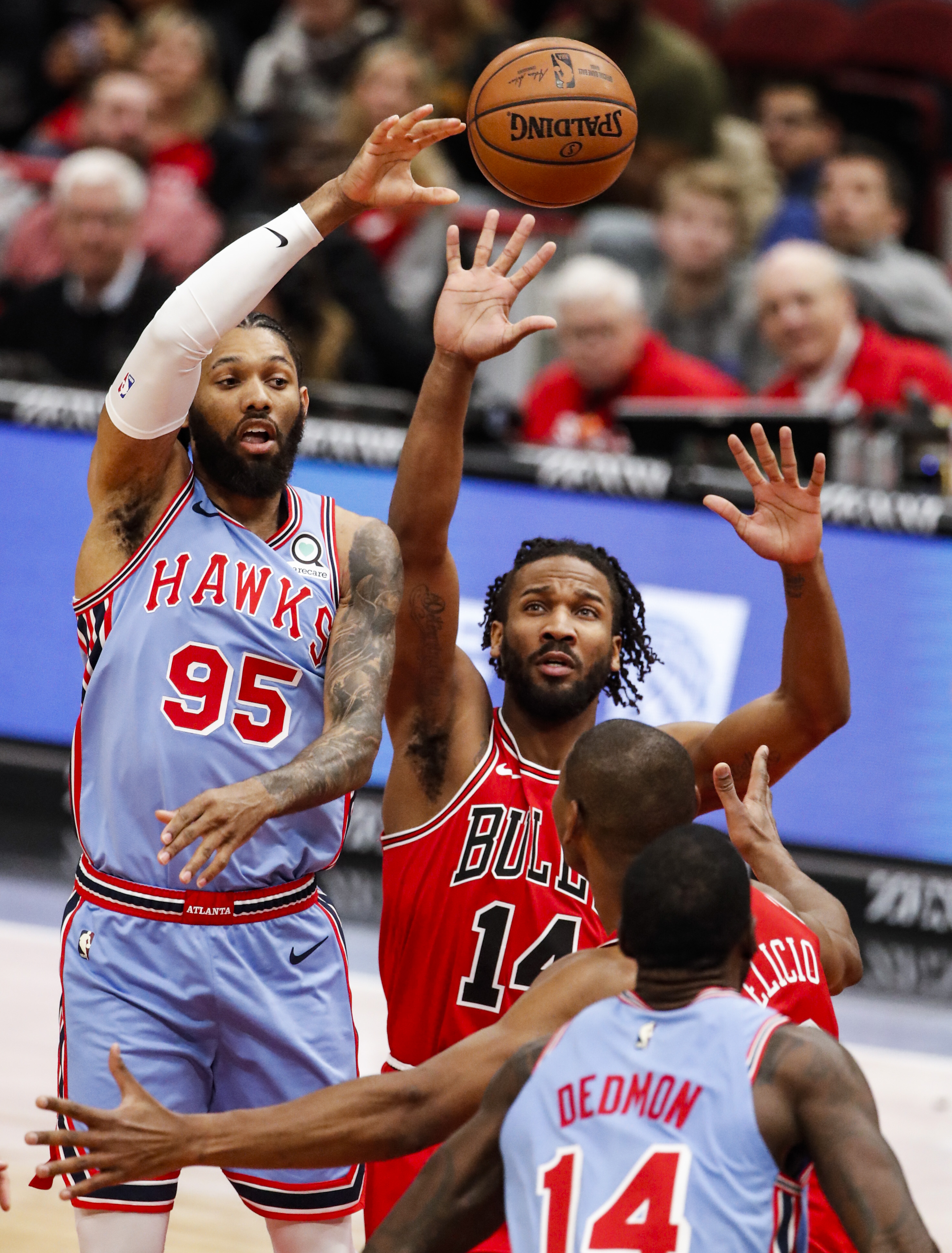 JBO竞博体育-包含今晨埃因霍温扳平良机今夜利物浦调整名单以备CBA常规赛，这操作让人直呼：芝加哥公牛赛后绝杀压哨的词条