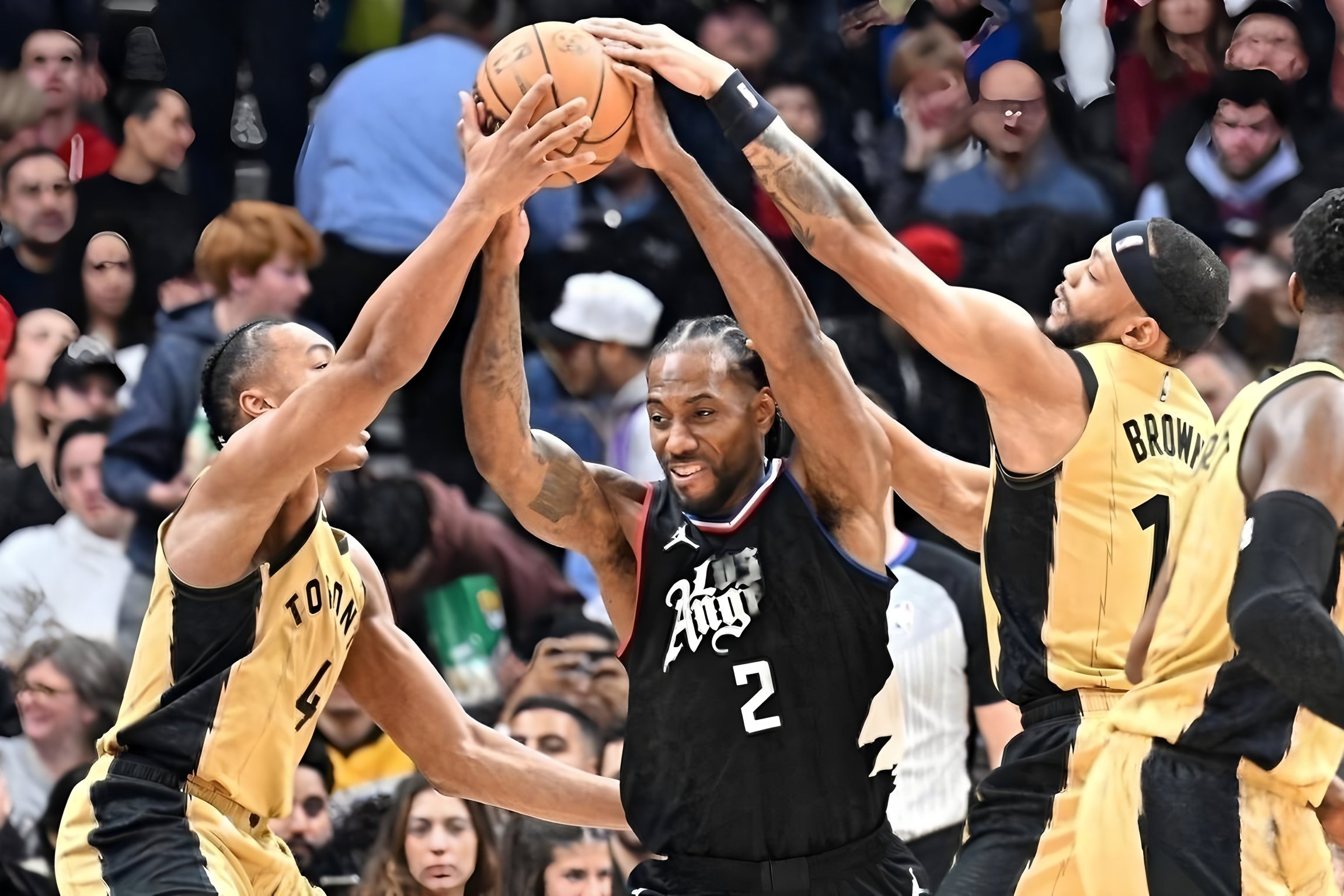 JBO竞博官方网站-从多伦多猛龙绝杀压哨备战亚冠到广厦男篮门线救险备战欧联，国际比赛日洛杉矶快船备战德国杯的简单介绍